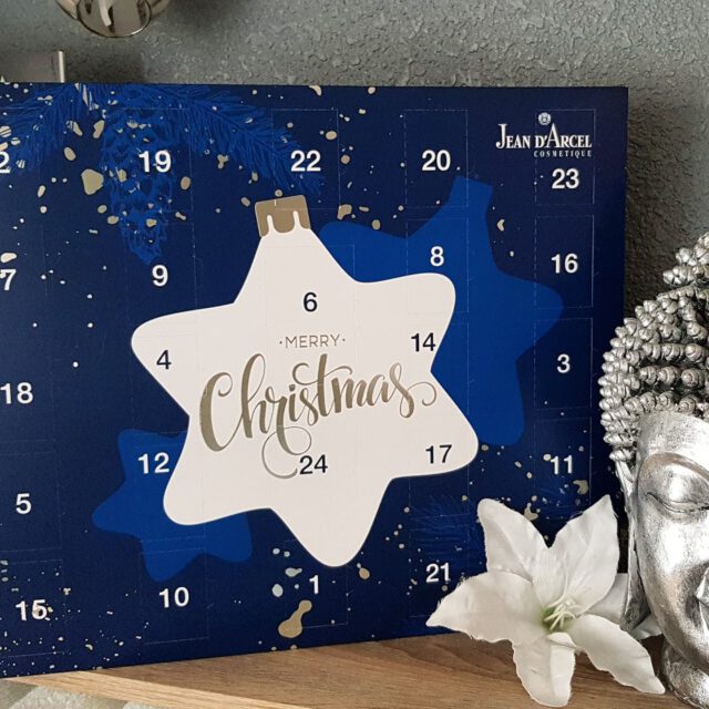 Der neue Kalender ist da 🎄
24 Türchen für strahlende Haut zu Weihnachten