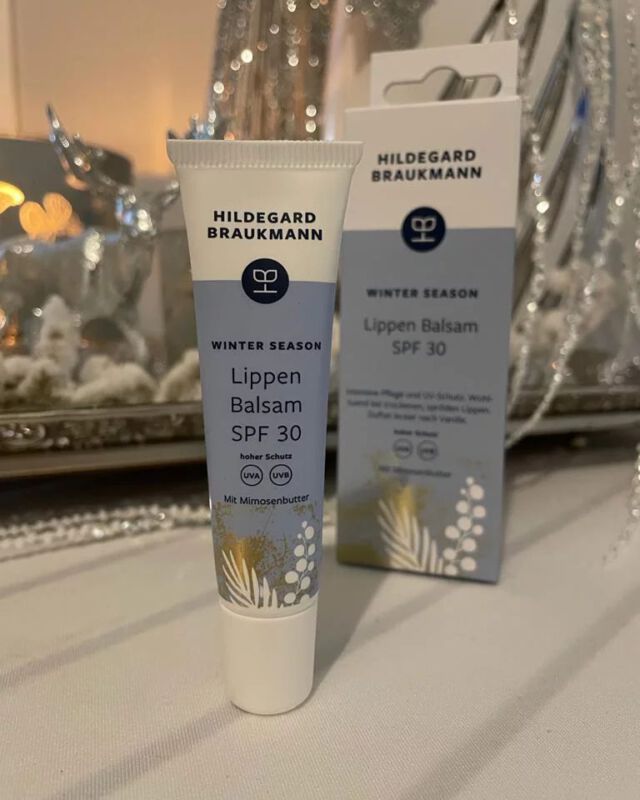 Hildegard Braukmann 
❄Lippen Balsam SPF 30❄

mit •Mimosenbutter•

☆Pflegt spröde Winterlippen wohltuend geschmeidig und samtweich
☆wirkt beruhigend 
☆schützt die Lippen vor Kälte, Nässe, Wind & UV-Licht

Jetzt bei uns erhältlich!🎄❄